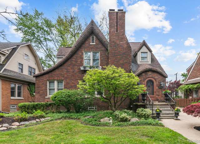 Property at 331 Arthur St, Plymouth, MI 48170, 3 beds, 2.5 baths