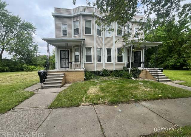 Property at 229 Leicester Ct, Detroit, MI 48202, 3 beds, 2.5 baths