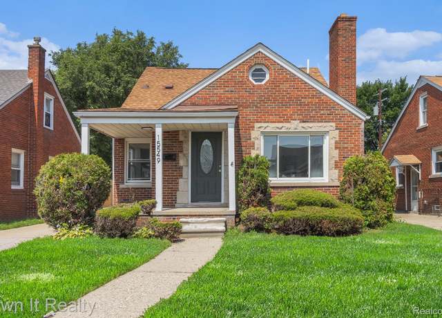 Property at 15549 Collinson Ave, Eastpointe, MI 48021, 4 beds, 2.5 baths