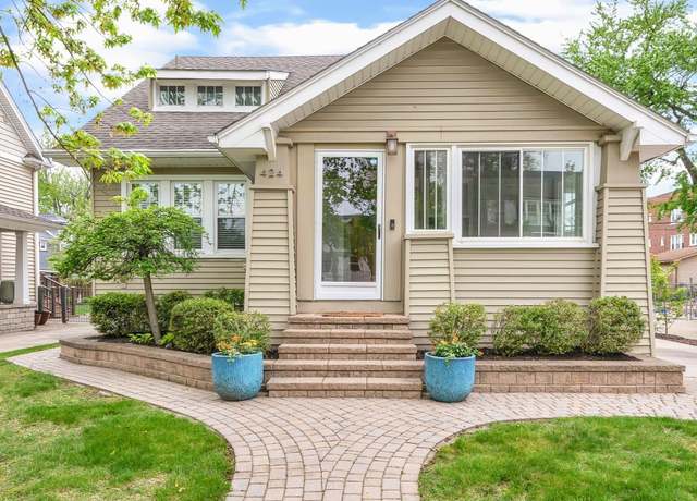 Property at 424 W Hudson Ave, Royal Oak, MI 48067, 3 beds, 2 baths