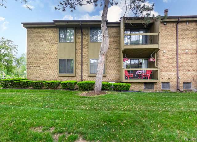 Property at 27330 Arborway Rd #17, Southfield, MI 48033, 2 beds, 2 baths