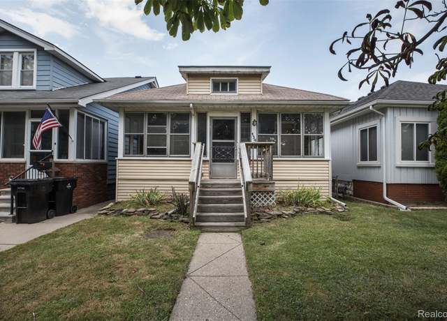 Property at 134 Perry Pl, Wyandotte, MI 48192, 2 beds, 1 bath