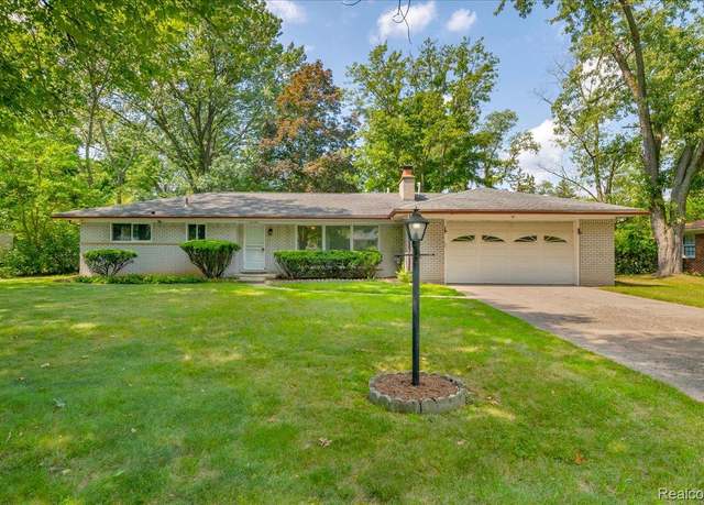 Property at 21345 Avon Ln, Southfield, MI 48075, 3 beds, 1.5 baths