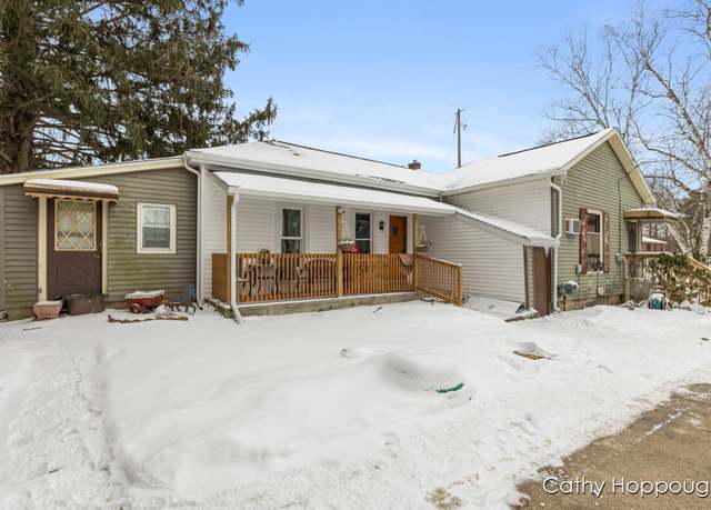 Property at 64 N Pleasant St, Saranac, MI 48881, 2 beds, 1 bath