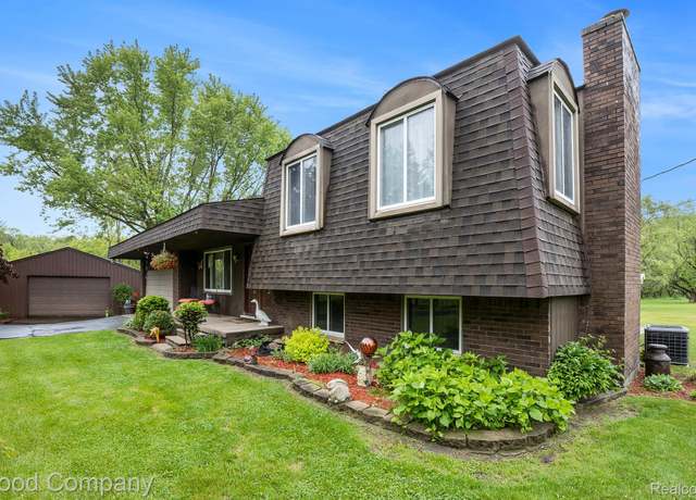 Property at 3600 Harmony Ln, Oxford, MI 48371, 3 beds, 1.5 baths