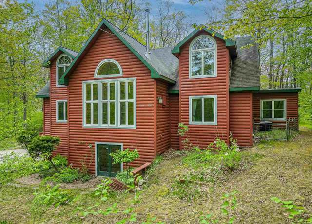 Property at 5860 Honey Dr, Harrison, MI 48625, 4 beds, 2.5 baths