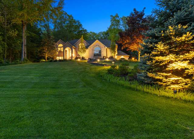 Property at 966 Timber Winds Dr SW, Grand Rapids, MI 49534, 5 beds, 3.5 baths
