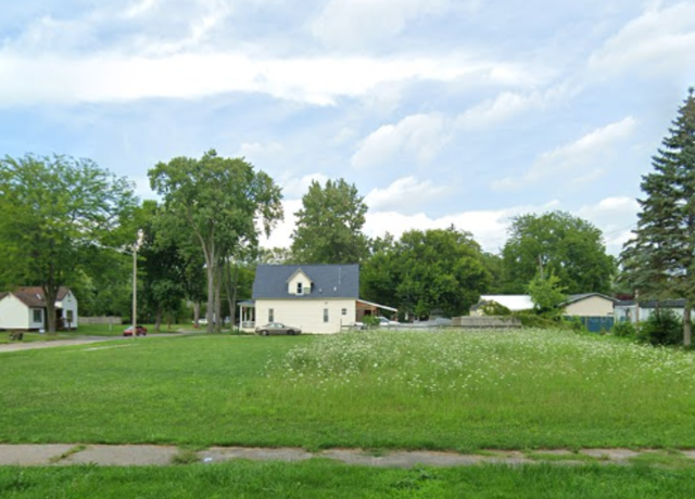 Property at 820 Cleveland St, Saginaw, MI 48602, 4.5 baths