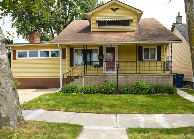 Property at 1521 Ferris Ave, Lincoln Park, MI 48146, 3 beds, 2.5 baths