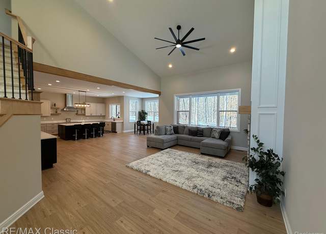 Property at 2323 Canterwood, Highland, MI 48357, 4 beds, 3.5 baths