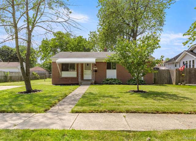 Property at 26339 Hollywood St, Roseville, MI 48066, 3 beds, 1 bath