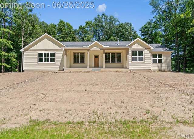 Property at 917 Chickasaw Dr, Mason, MI 48854, 4 beds, 2.5 baths