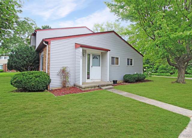 Property at 1107 Green Meadows Dr, Grand Blanc, MI 48439, 2 beds, 1 bath