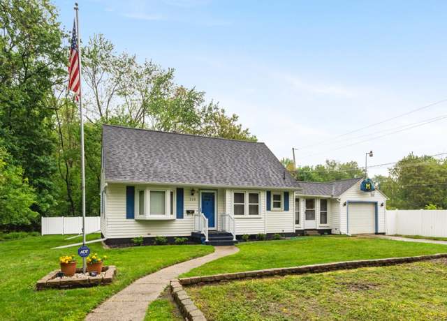Property at 210 E Palmer Ave, Jackson, MI 49203, 3 beds, 1 bath