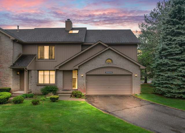 Property at 29584 Sierra Pointe Cir, Farmington Hills, MI 48331, 3 beds, 2 baths