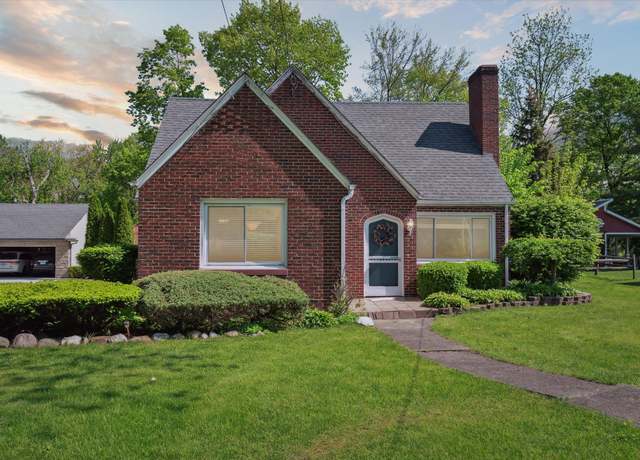 Property at 5720 Parkside St, Monroe, MI 48161, 3 beds, 1.5 baths