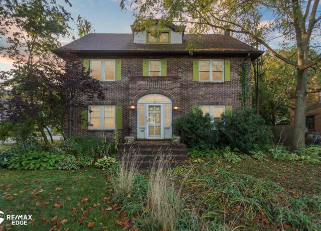 Property at 1330 E Court St, Flint, MI 48503, 5 beds, 2.5 baths