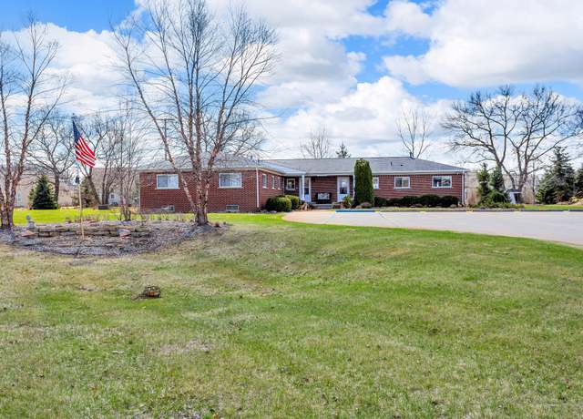 Property at 27036 Sandy Hill Ln, New Hudson, MI 48165, 6 beds, 3 baths