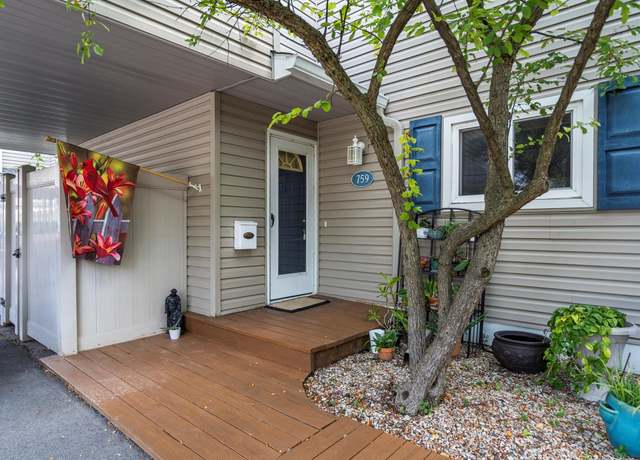 Property at 759 Kirts Blvd, Troy, MI 48084, 2 beds, 2 baths