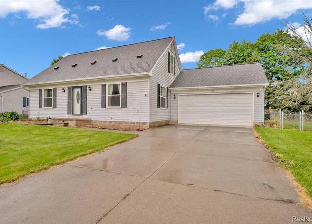 Property at 718 Metcalf Dr, Imlay City, MI 48444, 3 beds, 2 baths