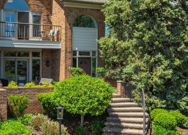 Property at 3856 Pine Lake Knoll Dr, West Bloomfield, MI 48324, 3 beds, 3 baths