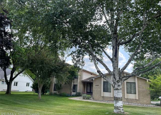 Property at 5408 Vincennes Dr, Bloomfield Hills, MI 48302, 4 beds, 2.5 baths