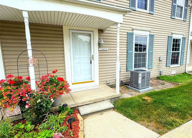 Property at 28428 Longmeadow Ln, Brownstown Twp, MI 48183, 3 beds, 1.5 baths