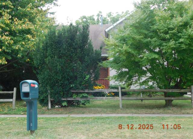 Property at 207 Garden Ln, Fowlerville Village, MI 48836, 3 beds, 1 bath