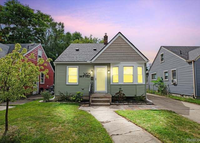 Property at 24525 Union St, Dearborn, MI 48124, 3 beds, 1.5 baths