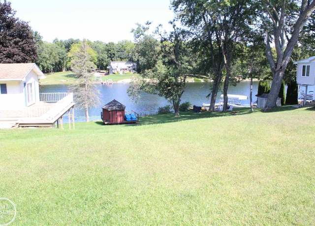 Property at 33 S Shore Shr, Addison, MI 49220