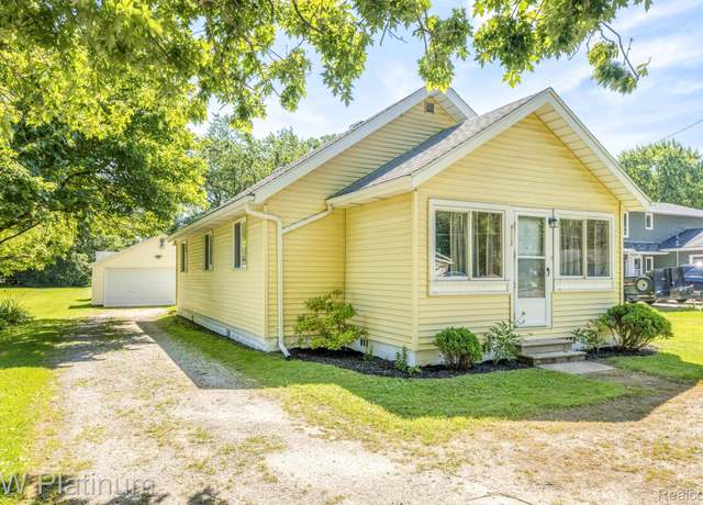 Property at 4112 Bonisteel Rd, Fort Gratiot, MI 48059, 3 beds, 1 bath