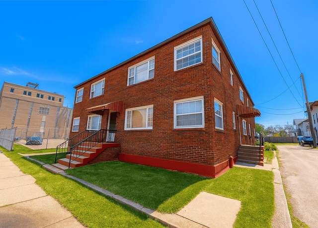 Property at 223 W Washington Ave, Jackson, MI 49201, 6 beds, 6 baths