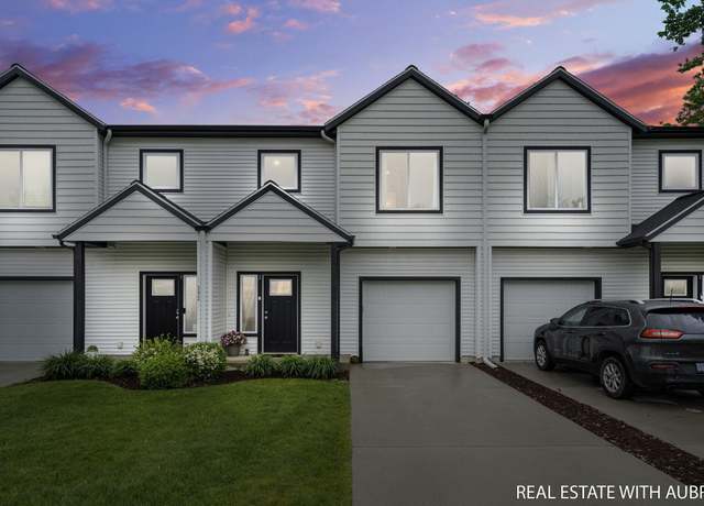 Property at 392 Harbor Town Ct #2, Holland, MI 49423, 3 beds, 2.5 baths