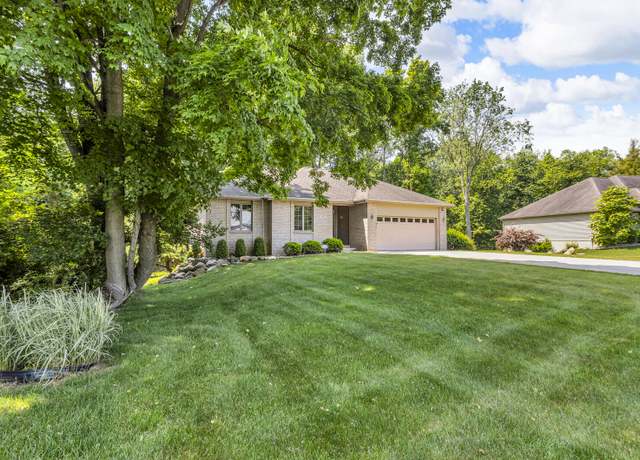 Property at 1817 Wandering Creek Dr, Jackson, MI 49201, 4 beds, 3 baths