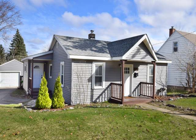 Property at 716 Grant St, Fenton, MI 48430, 2 beds, 1 bath