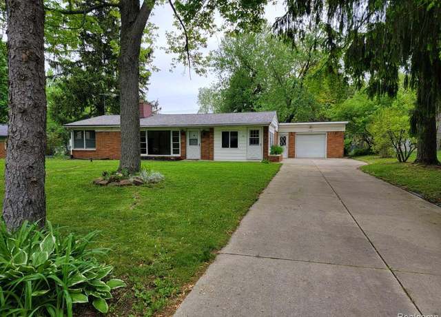 Property at 70 Sterling Dr, Lapeer, MI 48446, 3 beds, 1.5 baths