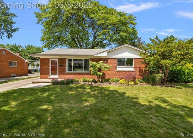 Property at 32636 Oakley St, Livonia, MI 48154, 3 beds, 1.5 baths