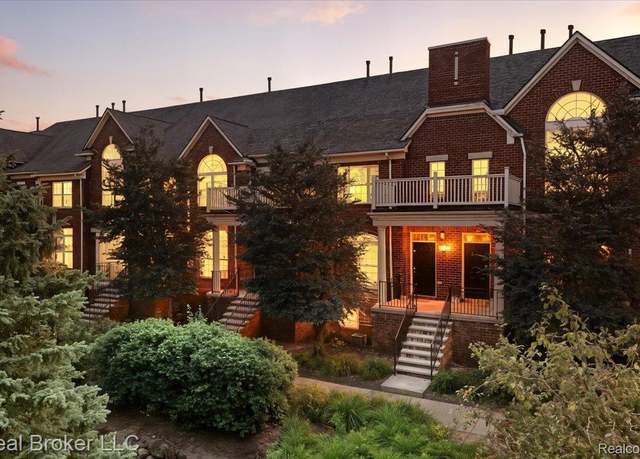 Property at 1546 Devon Ln, Troy, MI 48084, 2 beds, 2.5 baths