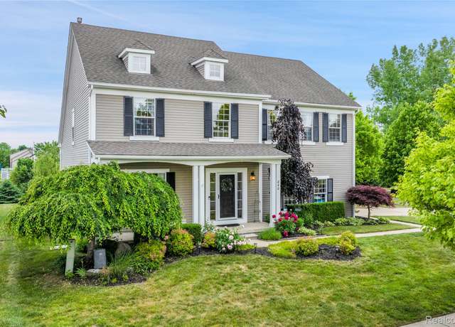 Property at 840 Cross Cir, Oxford, MI 48371, 4 beds, 2.5 baths