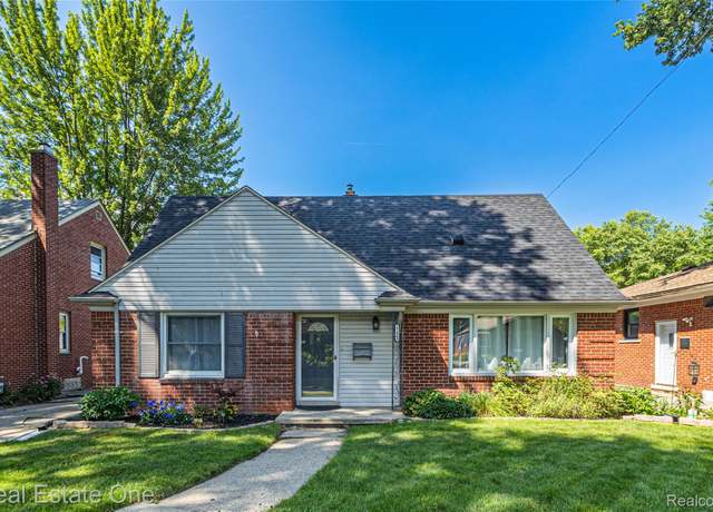 Property at 22449 Lakeland St, St Clair Shores, MI 48081, 3 beds, 2 baths