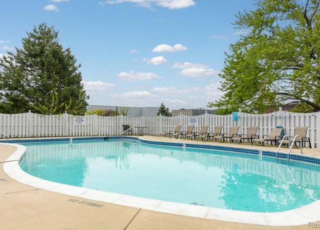 Property at 2440 Parmenter Blvd #112, Royal Oak, MI 48073, 3 beds, 2 baths