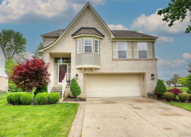 Property at 29685 Lacy Dr, Westland, MI 48186, 4 beds, 3 baths