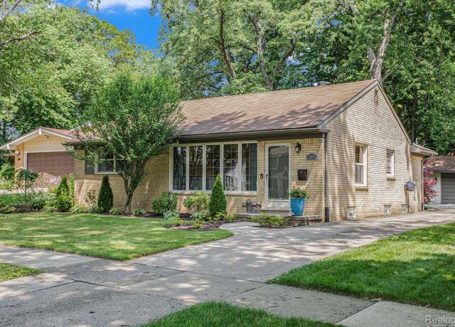 Property at 2105 Derby Rd, Troy, MI 48084, 3 beds, 2 baths