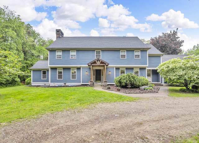 Property at 5340 Squires Manor Rd, Jackson, MI 49201, 5 beds, 4 baths