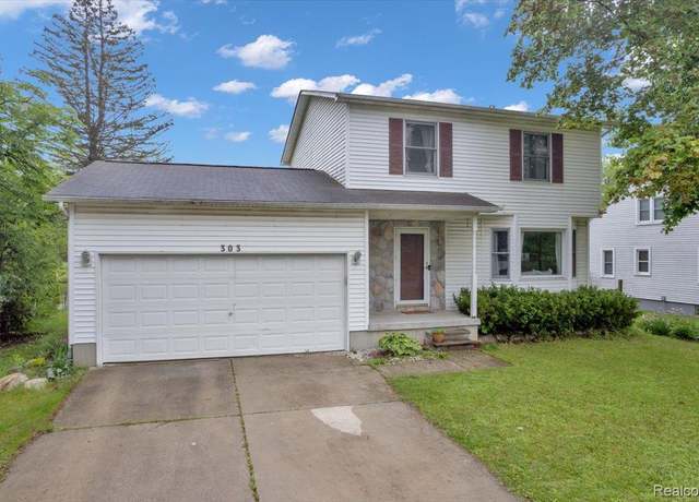 Property at 303 S Saginaw St, Lapeer, MI 48446, 3 beds, 1.5 baths