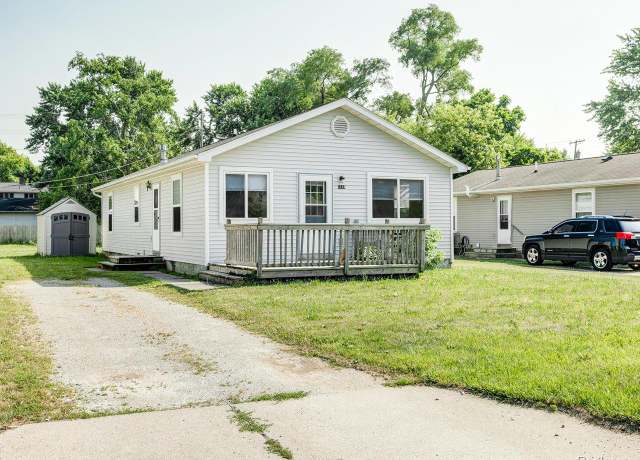 Property at 1114 Union St, Port Huron, MI 48060, 3 beds, 2 baths