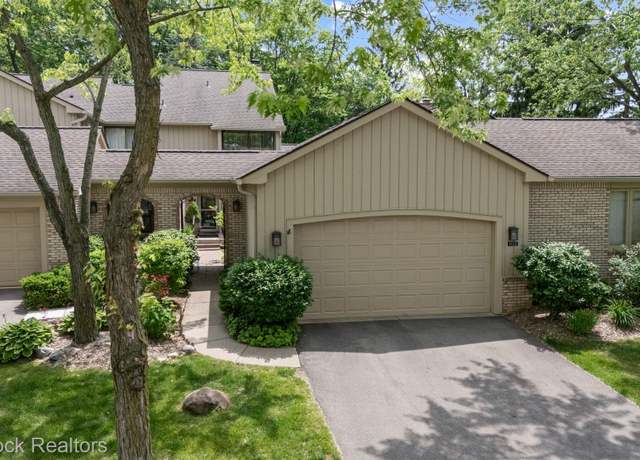 Property at 1122 Meadowglen Ct, Bloomfield Hills, MI 48304, 2 beds, 2.5 baths