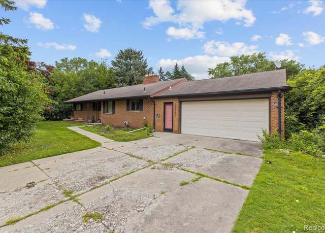 Property at 29460 Lathrup Blvd, Southfield, MI 48076, 3 beds, 1 bath