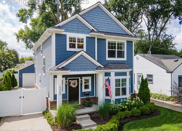 Property at 2220 Barrett Ave, Royal Oak, MI 48067, 3 beds, 2.5 baths