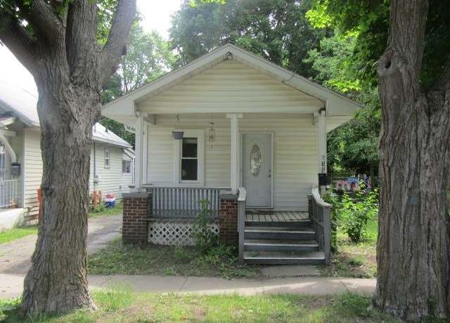 Property at 615 Glenwood St, Owosso, MI 48867, 2 beds, 1 bath
